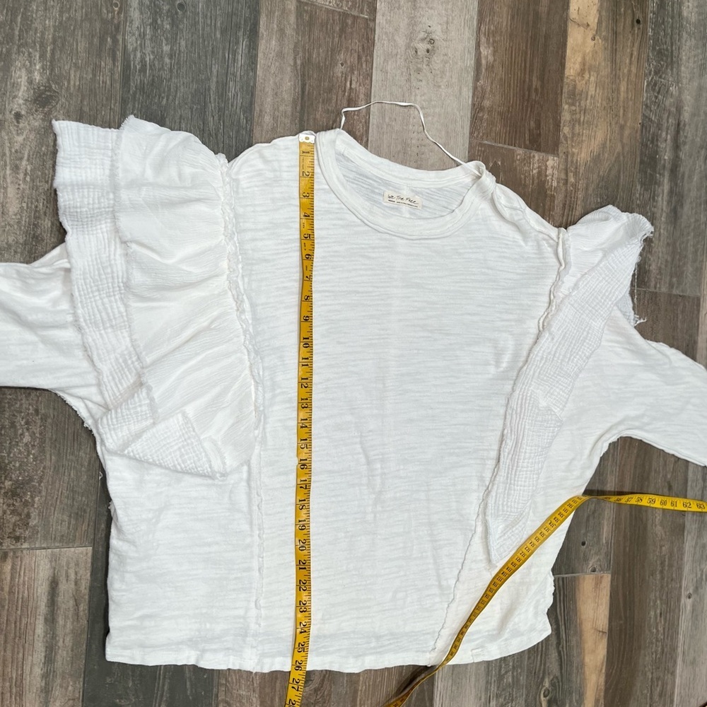 Free People We The Free White Long Sleeve Pullover Raw Seams Waffle Ruffle Med. - Picture 5 of 8
